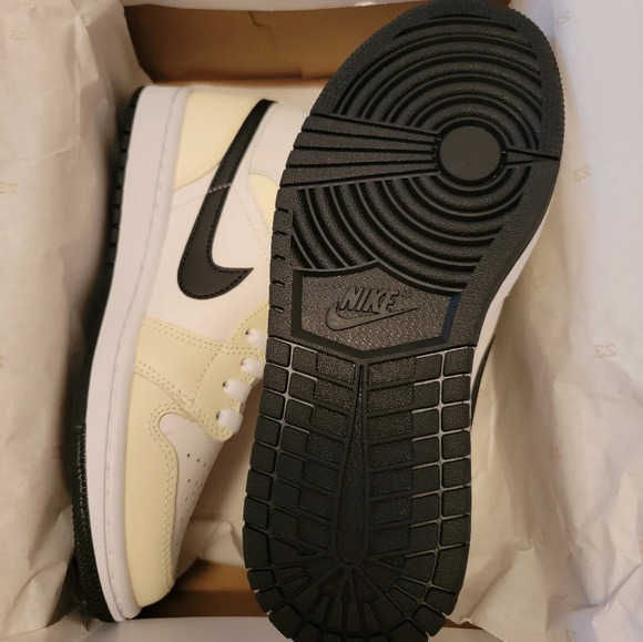Nike Air Jordan 1 Mid Sneakers in Cococut Milk NWT - Picture 8 of 8